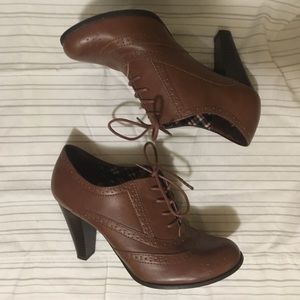 American Eagle Oxford Pumps
